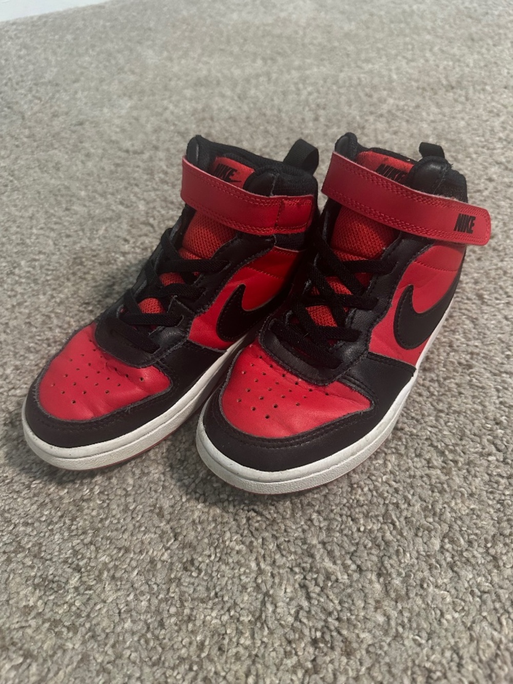 Youth Size 13.5 Nike Kids' Preschool Court Borough Mid Shoes